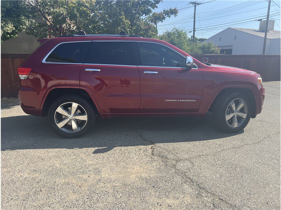 Used 2015 Jeep Grand Cherokee Overland w/ Advanced Technology Group image 8