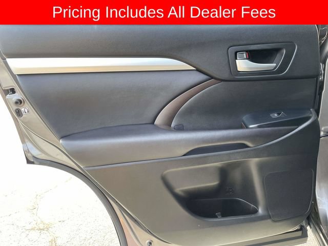 Used 2017 Toyota Highlander XLE FWD image 16