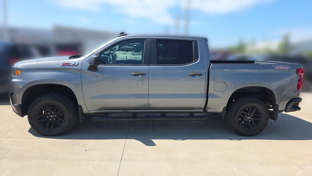 Used 2019 Chevrolet Silverado 1500 Custom Trail Boss w/ Custom Convenience Package AWD/4WD image 2