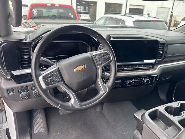 Used 2025 Chevrolet Silverado 2500 LT AWD/4WD image 14
