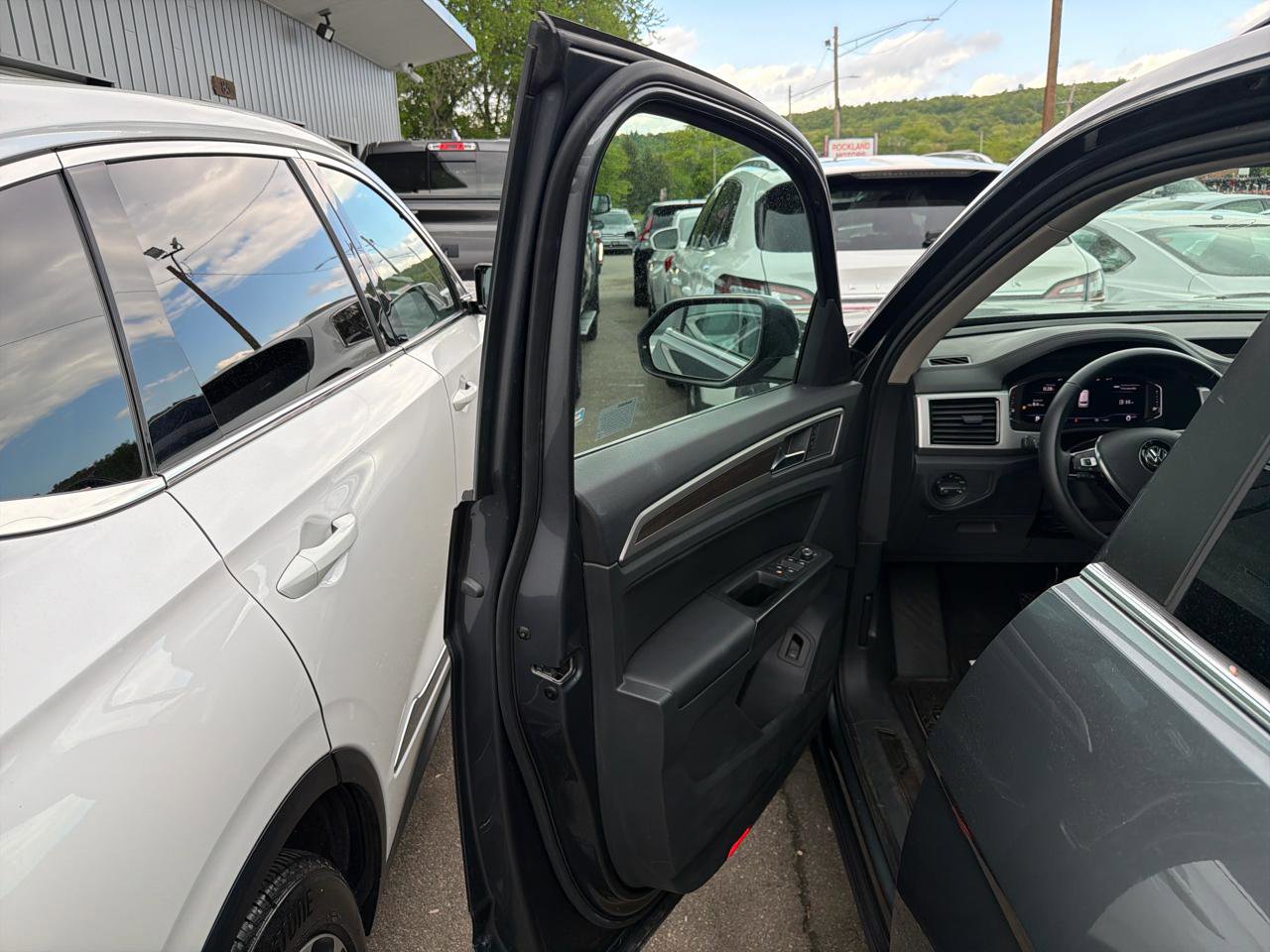 Used 2019 Volkswagen Atlas SEL AWD/4WD image 16