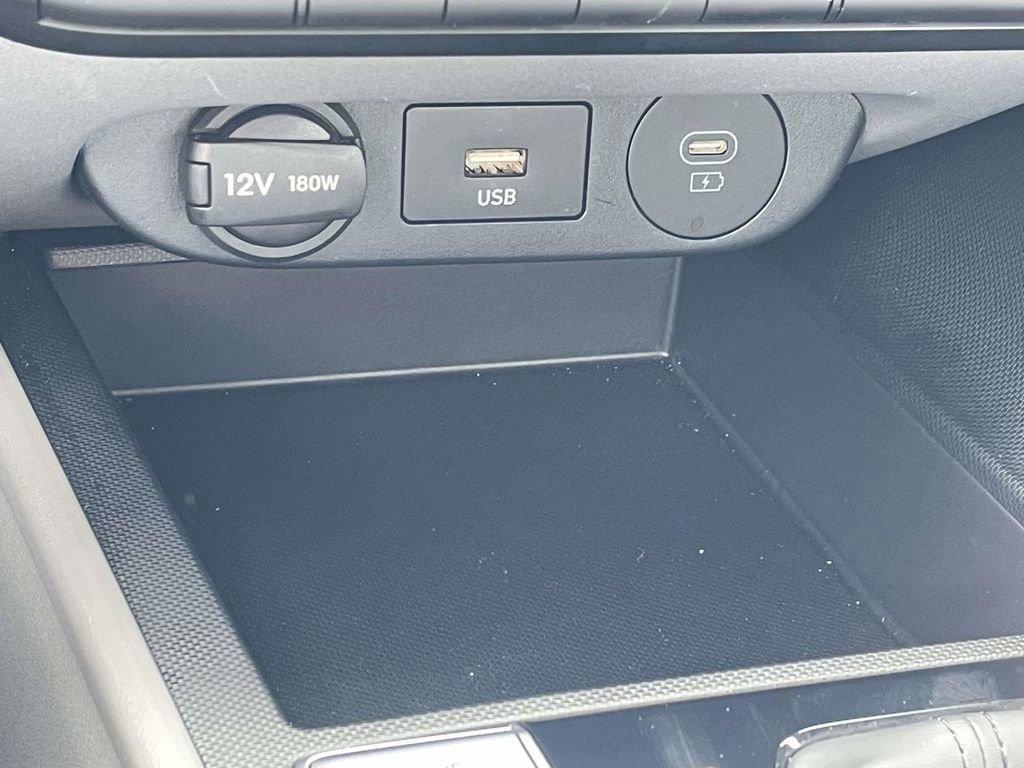 Certified 2026 Hyundai Elantra SE FWD image 17