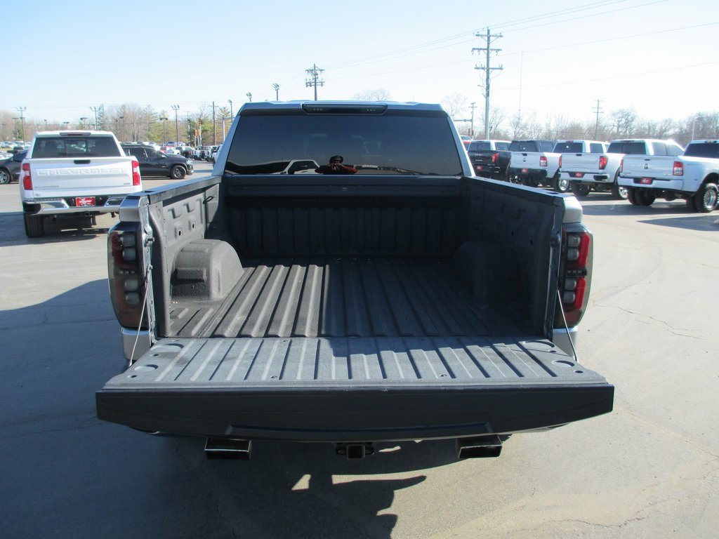 Used 2020 GMC Sierra 1500 Elevation w/ Elevation Value Package image 6