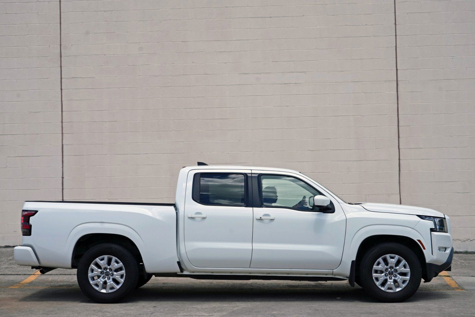 Used 2024 Nissan Frontier SV w/ Technology Package RWD image 46