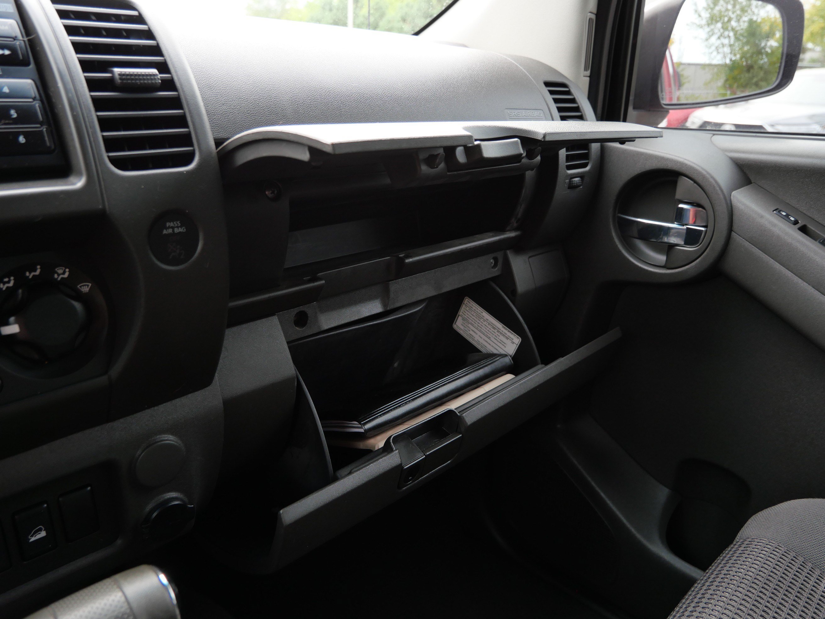 Used 2008 Nissan Xterra Off-Road AWD/4WD image 31