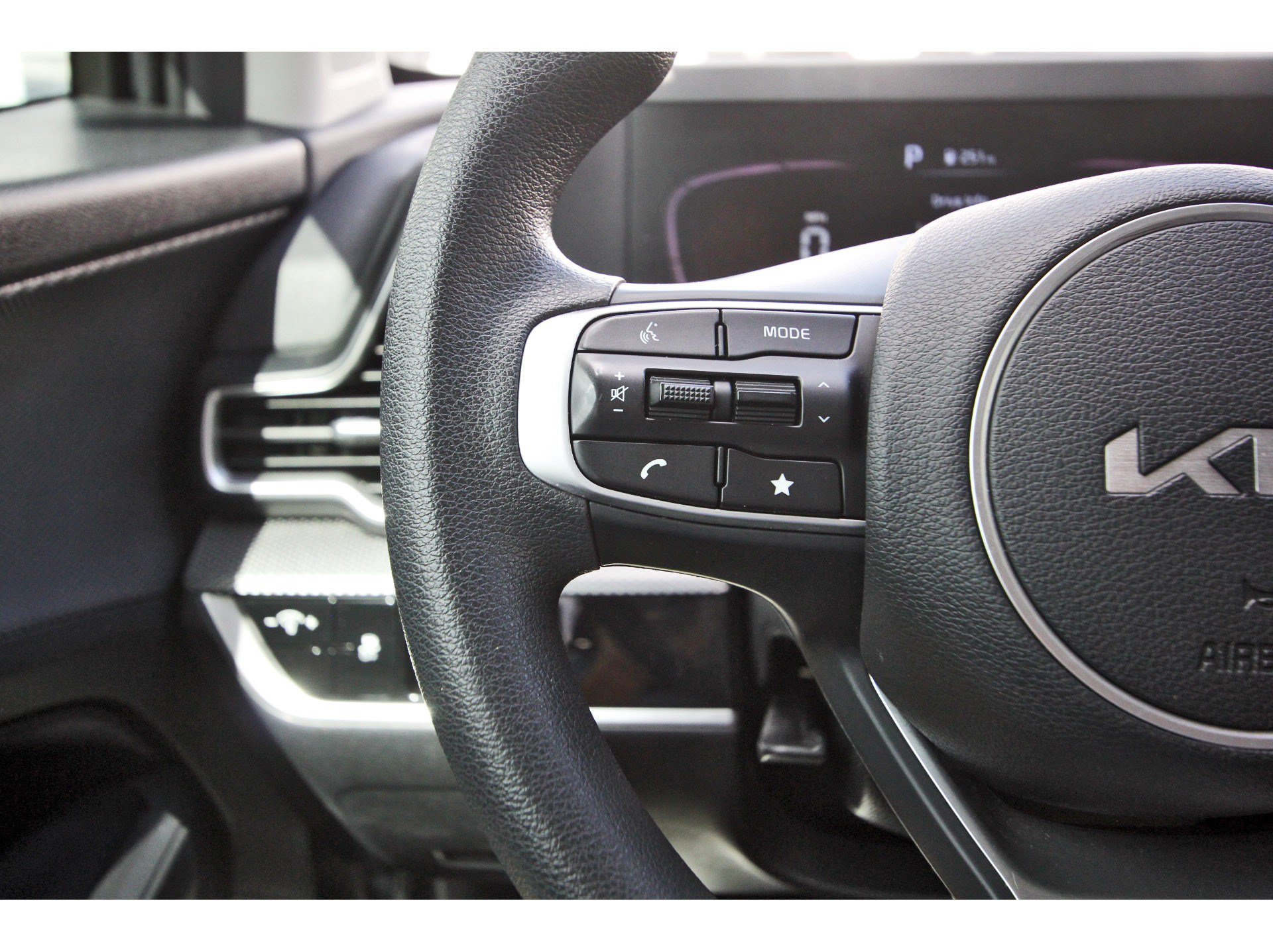 Certified 2023 Kia Sportage LX AWD/4WD image 17