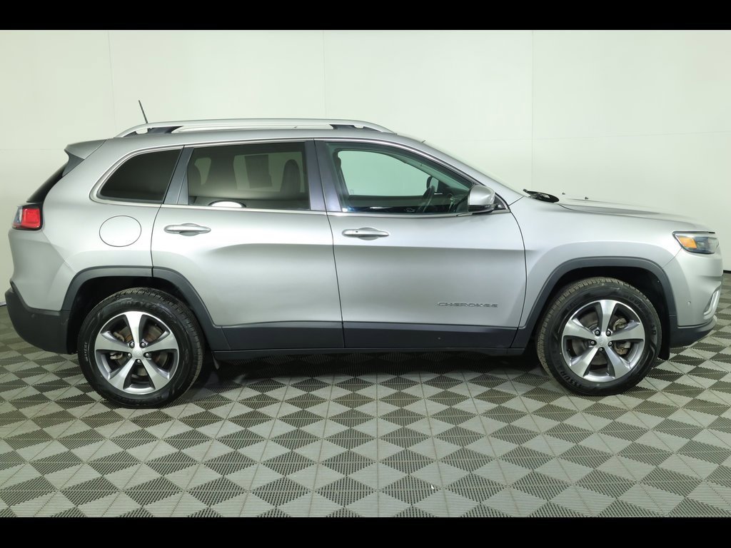 Used 2021 Jeep Cherokee Limited image 2
