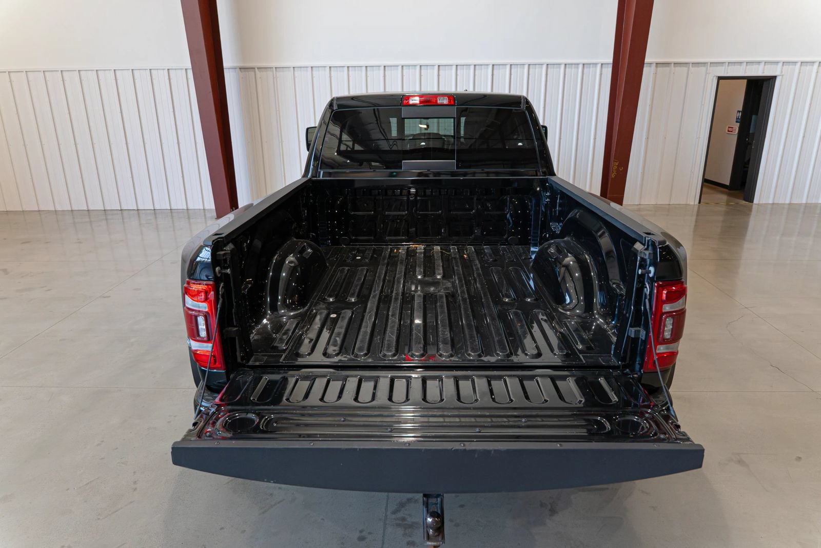 Used 2023 RAM 3500 Laramie AWD/4WD image 22