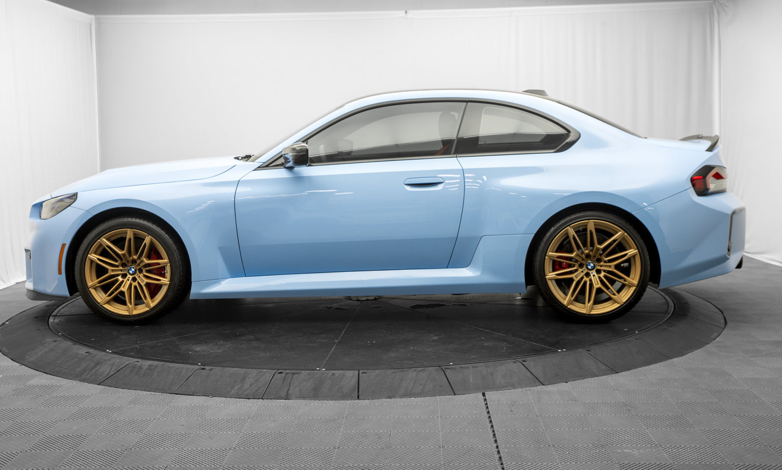 Used 2026 BMW M2 w/ Lighting Package RWD image 4