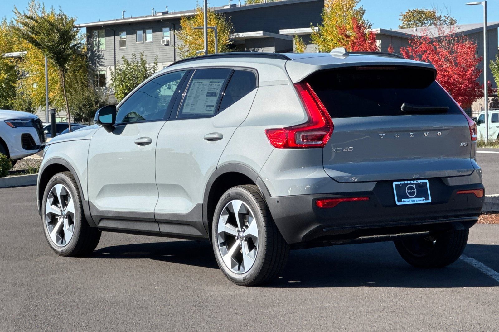 Used 2026 Volvo XC40 B5 Plus w/ Protection Package Premier AWD/4WD image 5