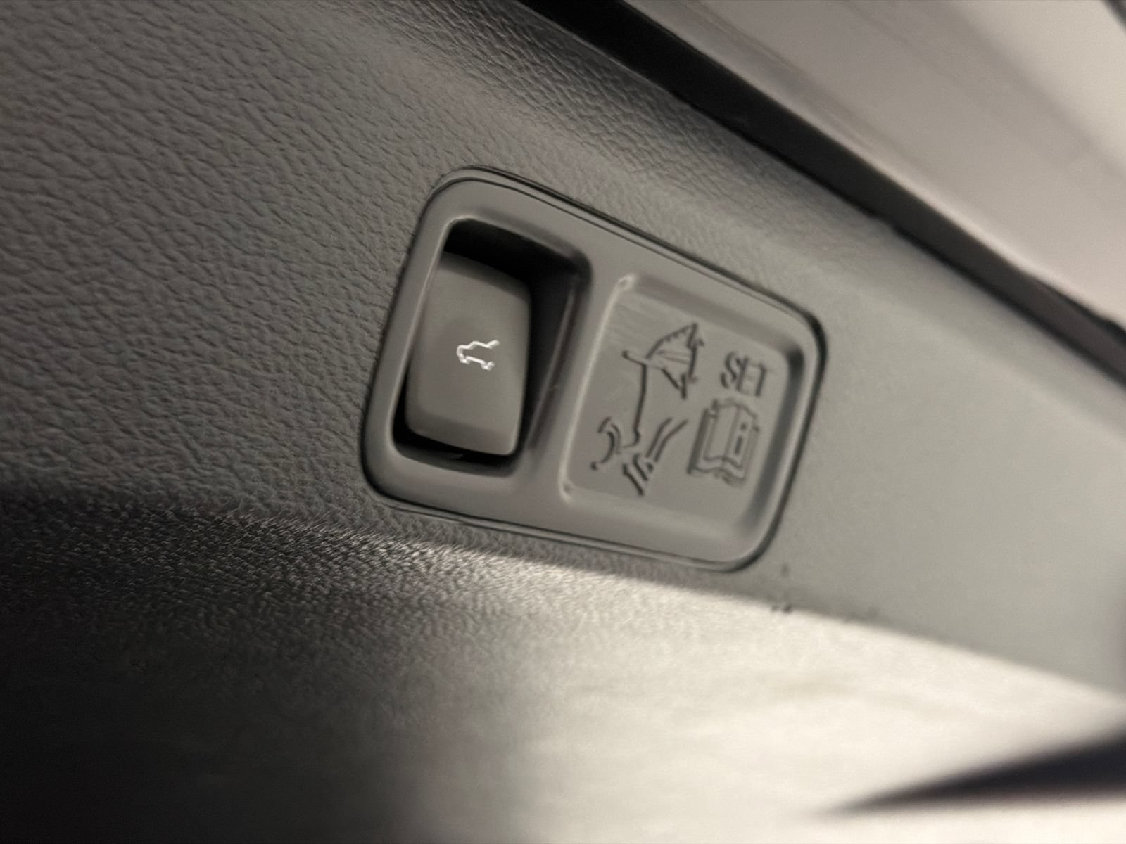 Certified 2023 Lincoln Navigator Reserve AWD/4WD image 10