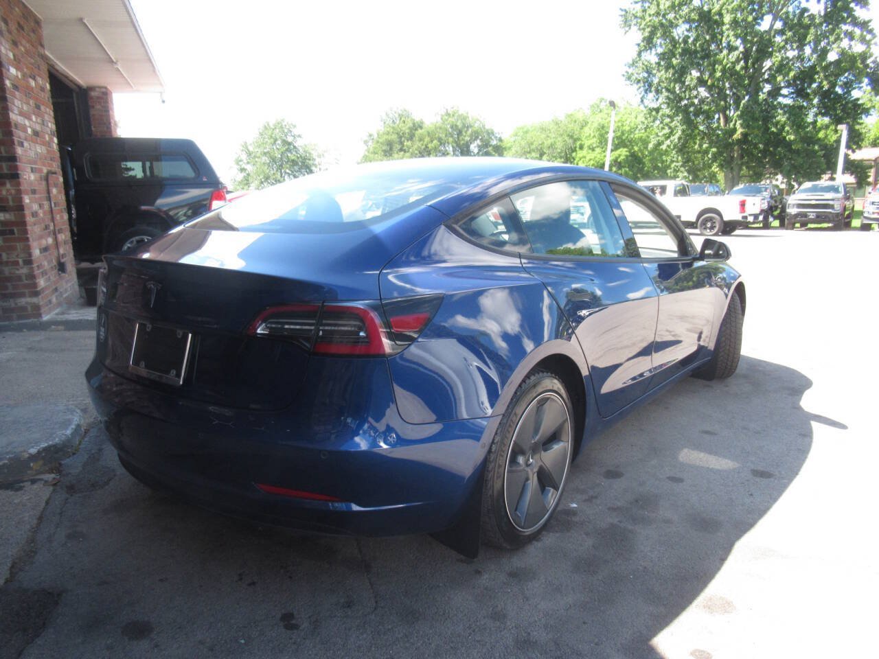 Used 2021 Tesla Model 3 Standard Range Plus RWD image 4