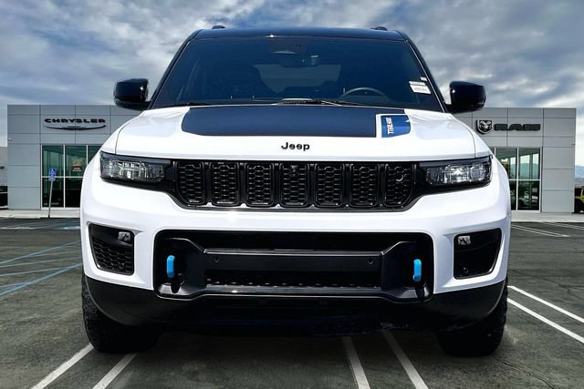 Used 2023 Jeep Grand Cherokee Trailhawk w/ Advanced Protech Group II AWD/4WD image 2