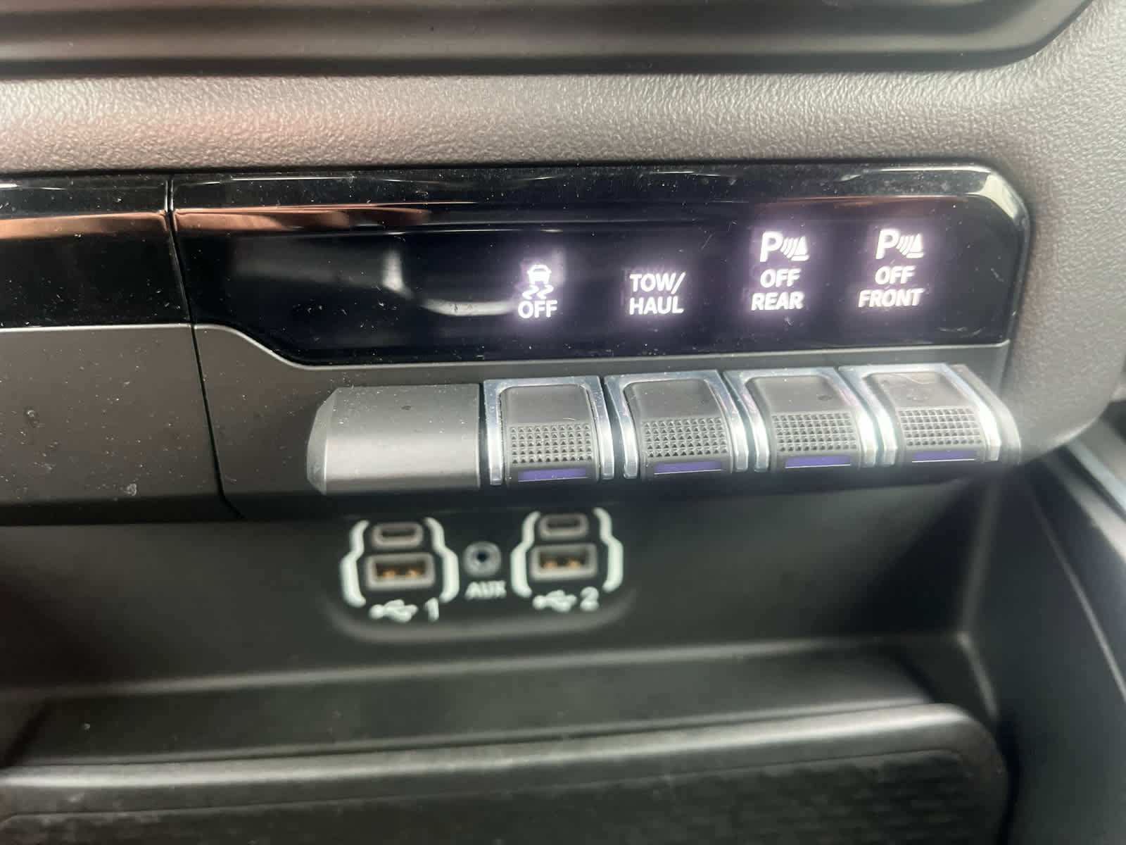 Used 2022 RAM 1500 Laramie w/ Sport Appearance Package image 19