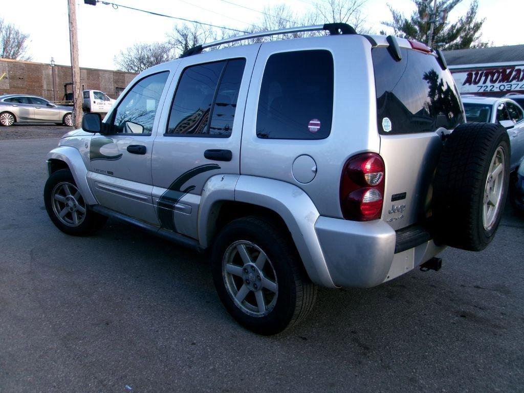 Used 2012 Jeep Liberty Limited Jet w/ Comfort/Convenience Group AWD/4WD image 4