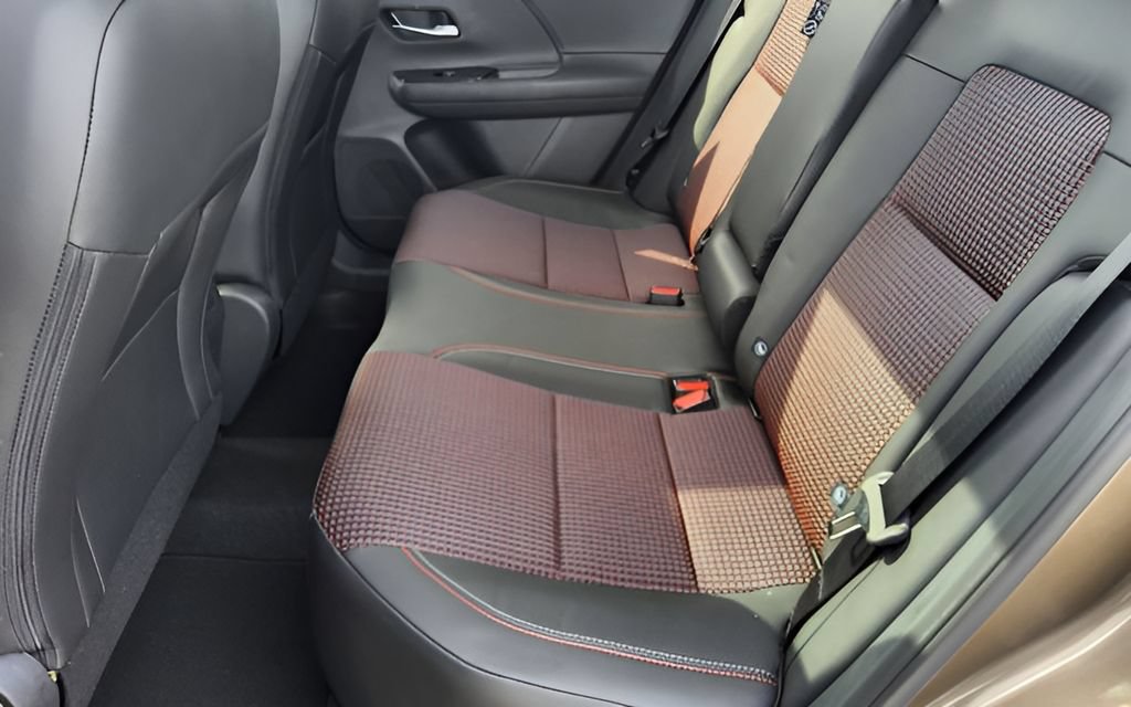 New 2026 Nissan Kicks SR w/ SR Premium Package FWD image 29