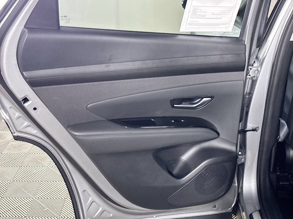 Used 2025 Hyundai Tucson Limited AWD/4WD image 20