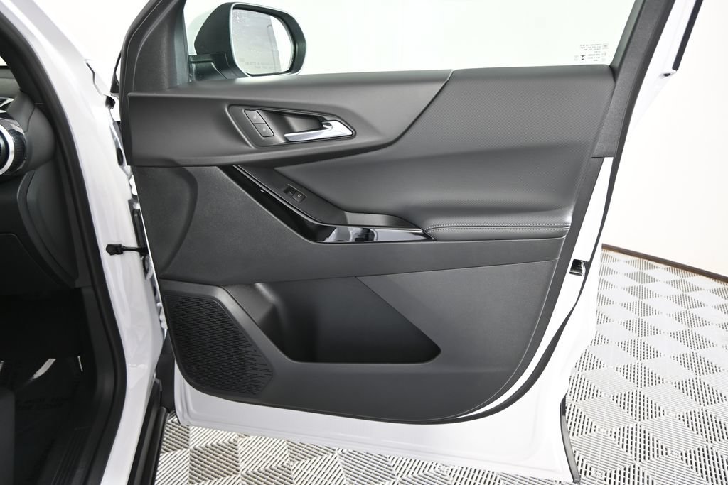 New 2026 Chevrolet Equinox LT w/ Safety and Technology Package AWD/4WD image 12