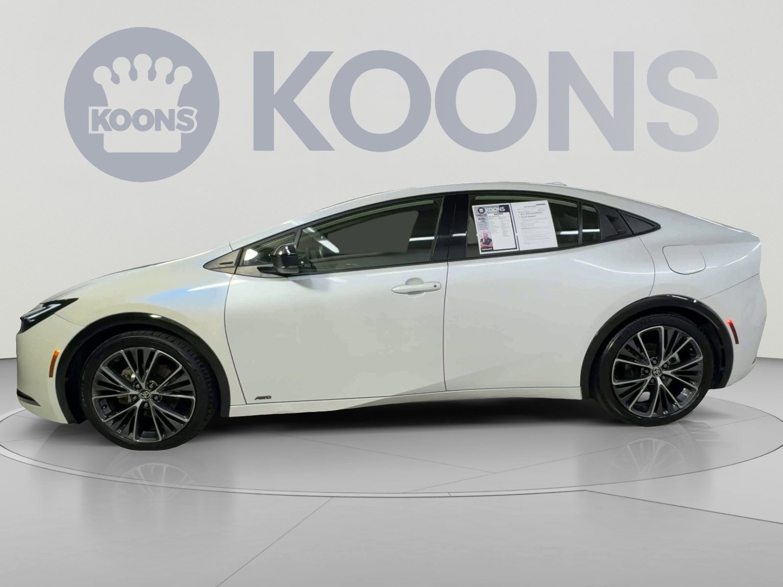 Used 2024 Toyota Prius XLE AWD/4WD image 7