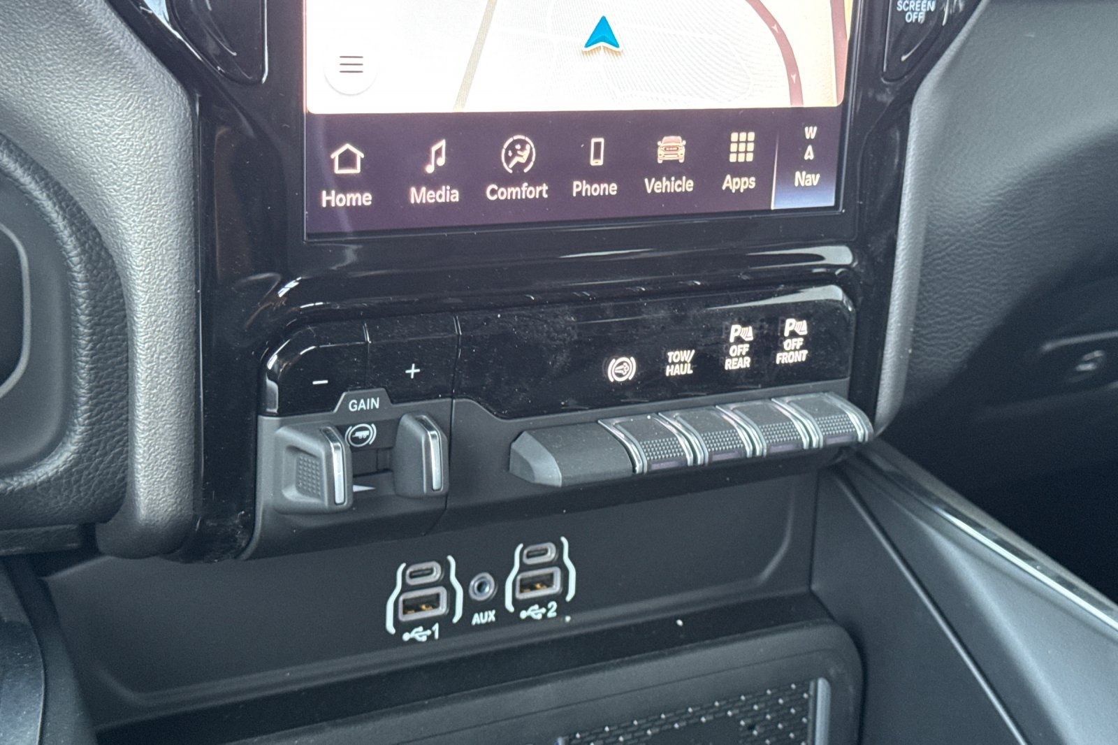 New 2026 RAM 2500 Laramie AWD/4WD image 19