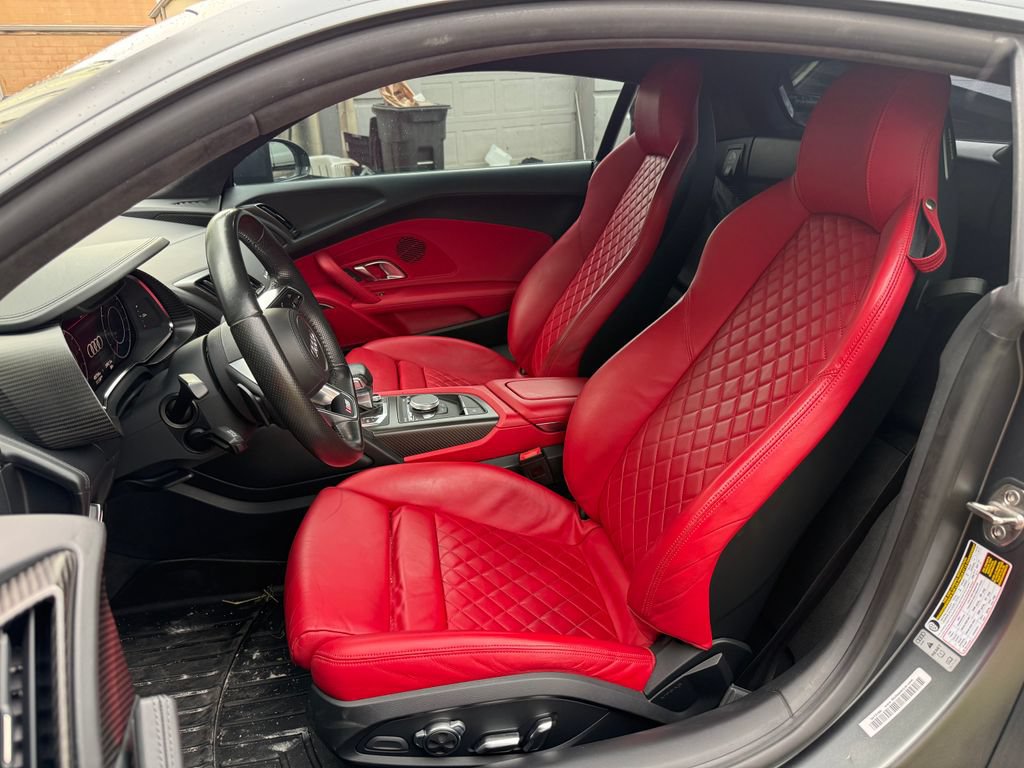 Used 2017 Audi R8 V10 w/ Carbon Exterior Package AWD/4WD image 4