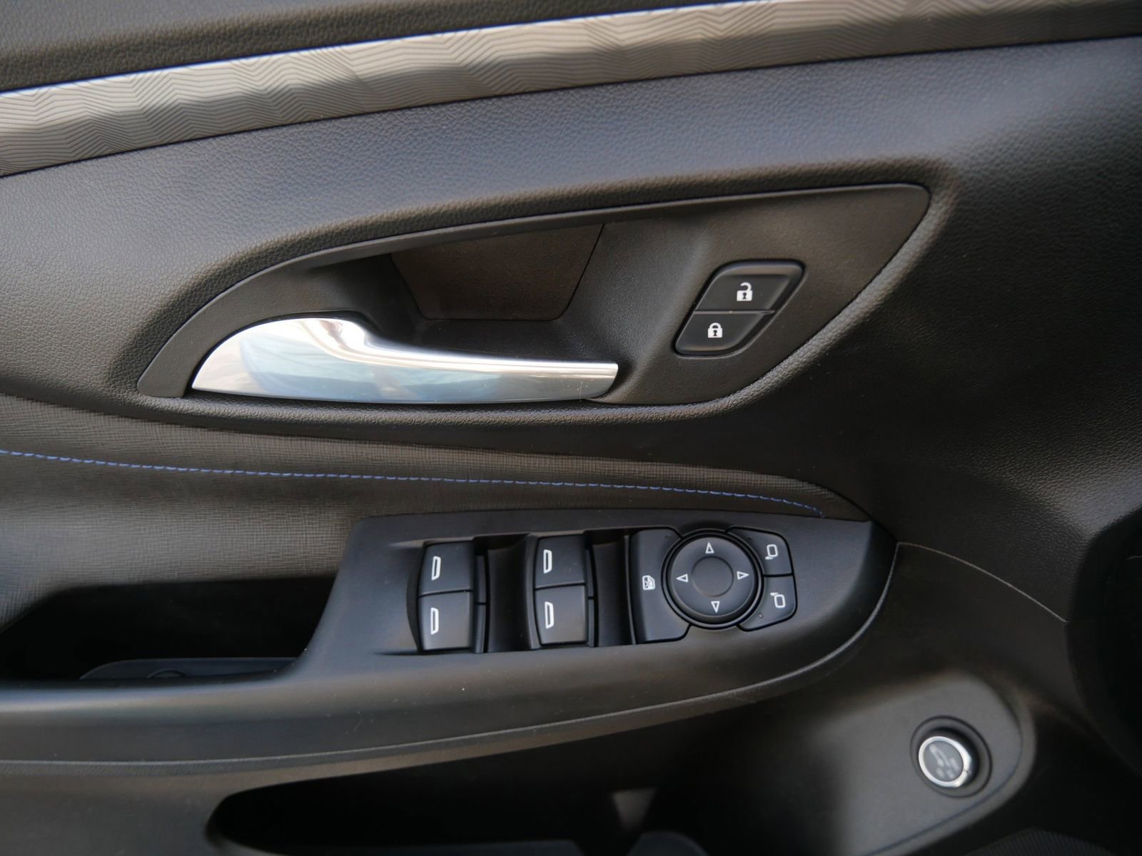 Used 2024 Buick Envista Sport Touring w/ Convenience I Package image 16