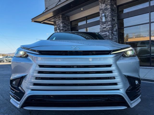 Used 2025 Lexus TX 500h AWD w/ Technology Package image 5