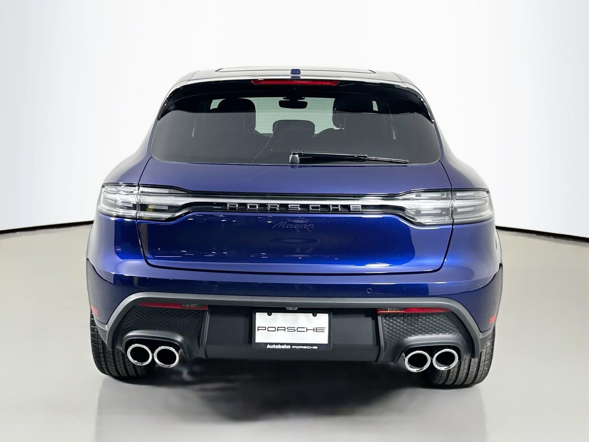 Certified 2025 Porsche Macan image 6