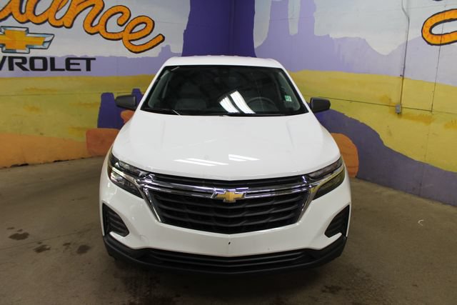 Used 2023 Chevrolet Equinox LS w/ LS Convenience Package AWD/4WD image 3