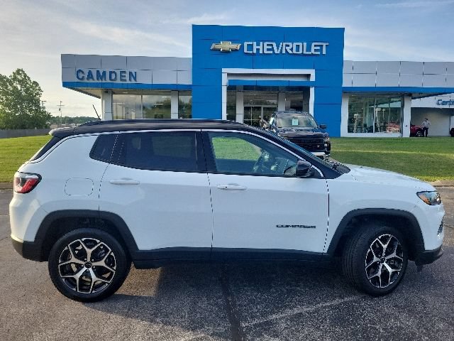 Used 2025 Jeep Compass Limited AWD/4WD image 16