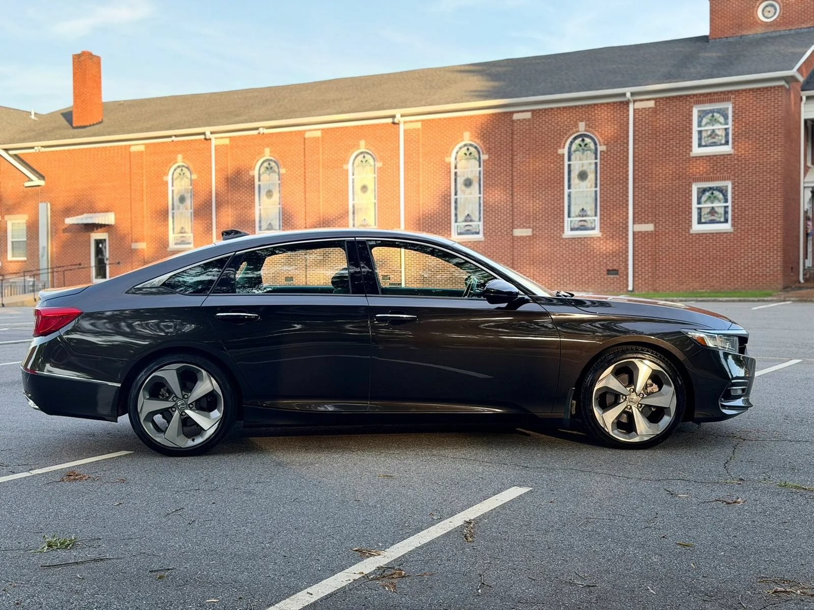 Used 2018 Honda Accord Touring image 7