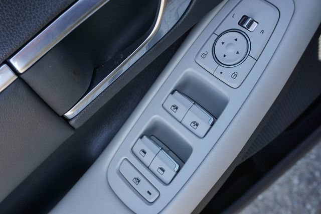 Used 2023 Hyundai Sonata SEL w/ Convenience Package FWD image 9