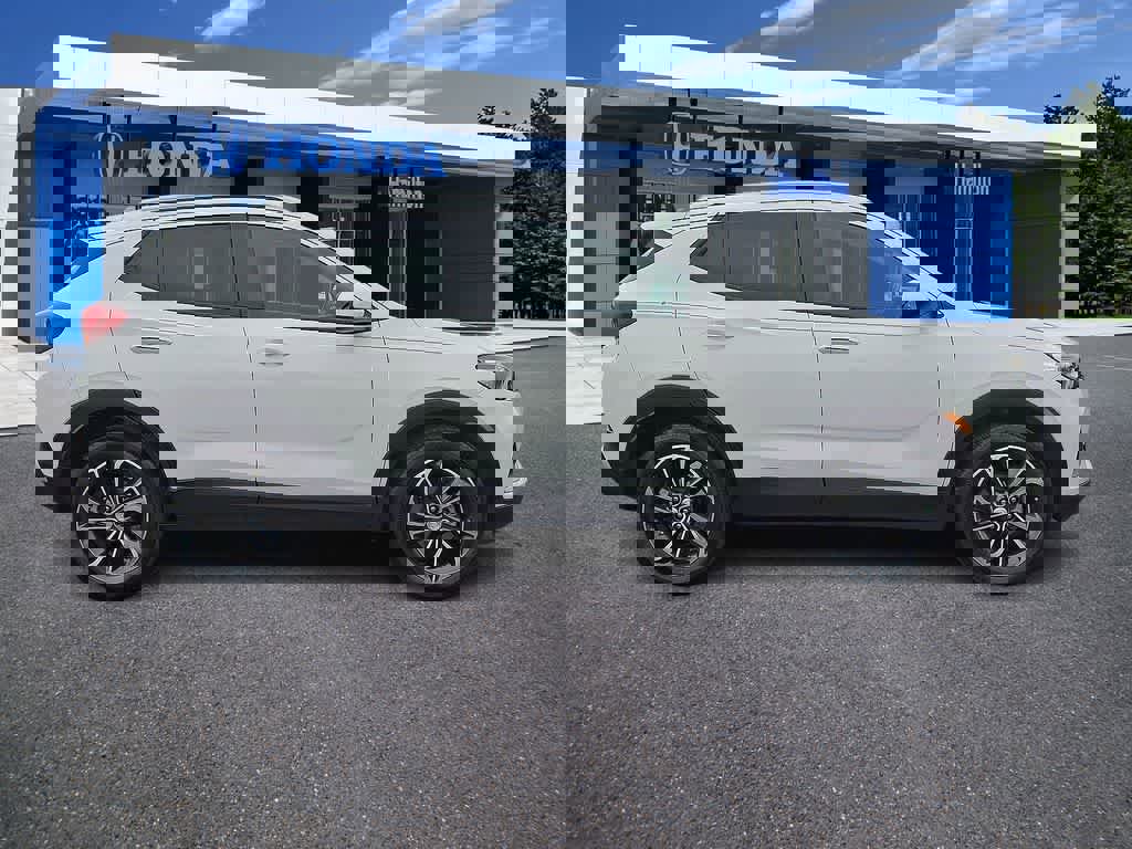 Used 2023 Buick Encore GX Select image 25