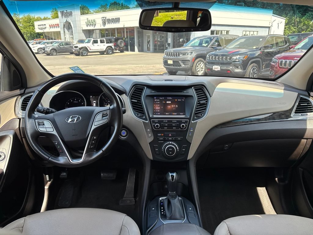 Used 2017 Hyundai Santa Fe Sport 2.0T FWD image 17