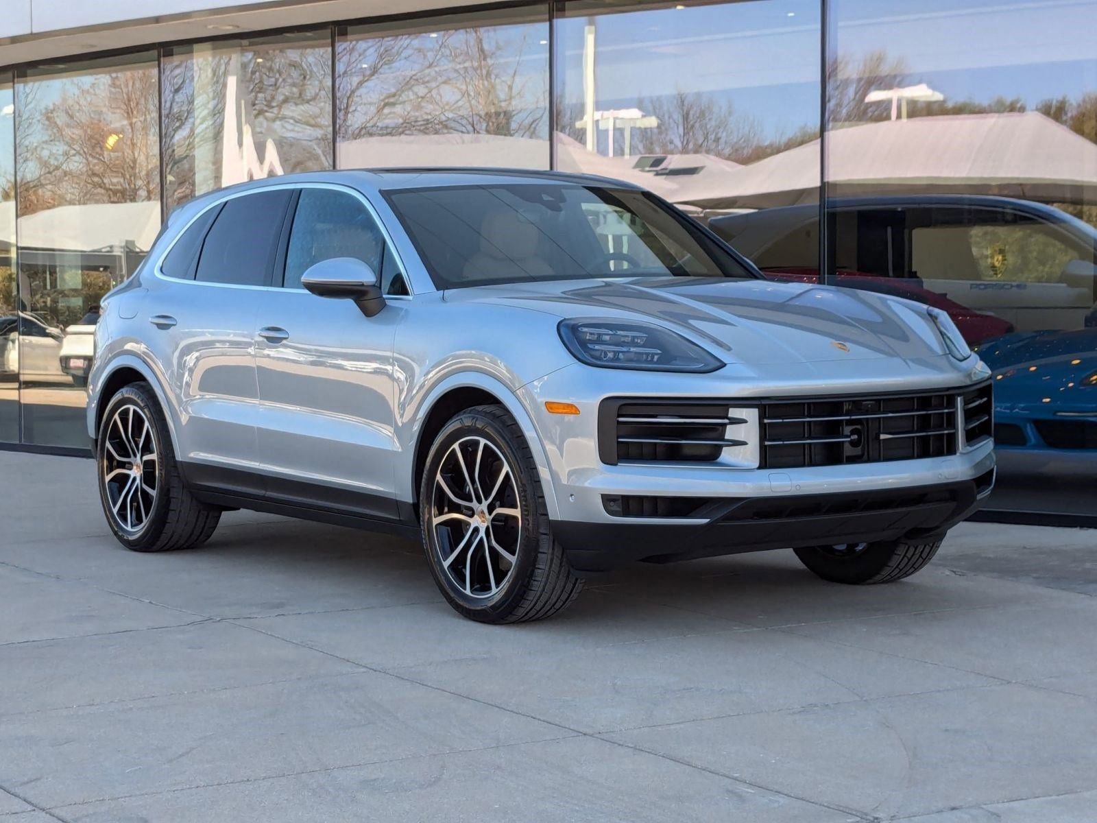 Certified 2025 Porsche Cayenne image 7