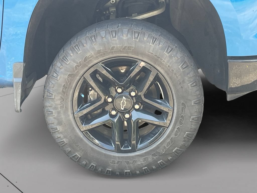 Used 2023 Chevrolet Silverado 1500 LT Trail Boss w/ Convenience Package II AWD/4WD image 9
