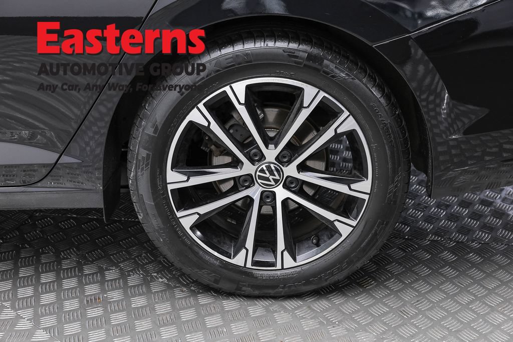 Used 2025 Volkswagen Jetta Sport FWD image 9