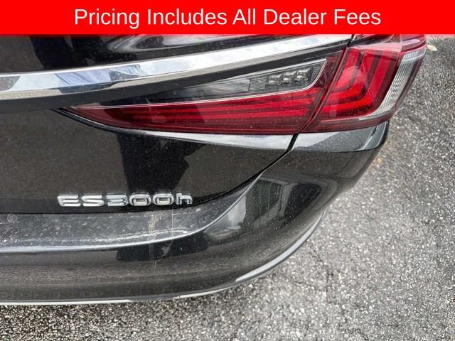 Used 2019 Lexus ES 300h w/ Accessory Package 2 FWD image 17