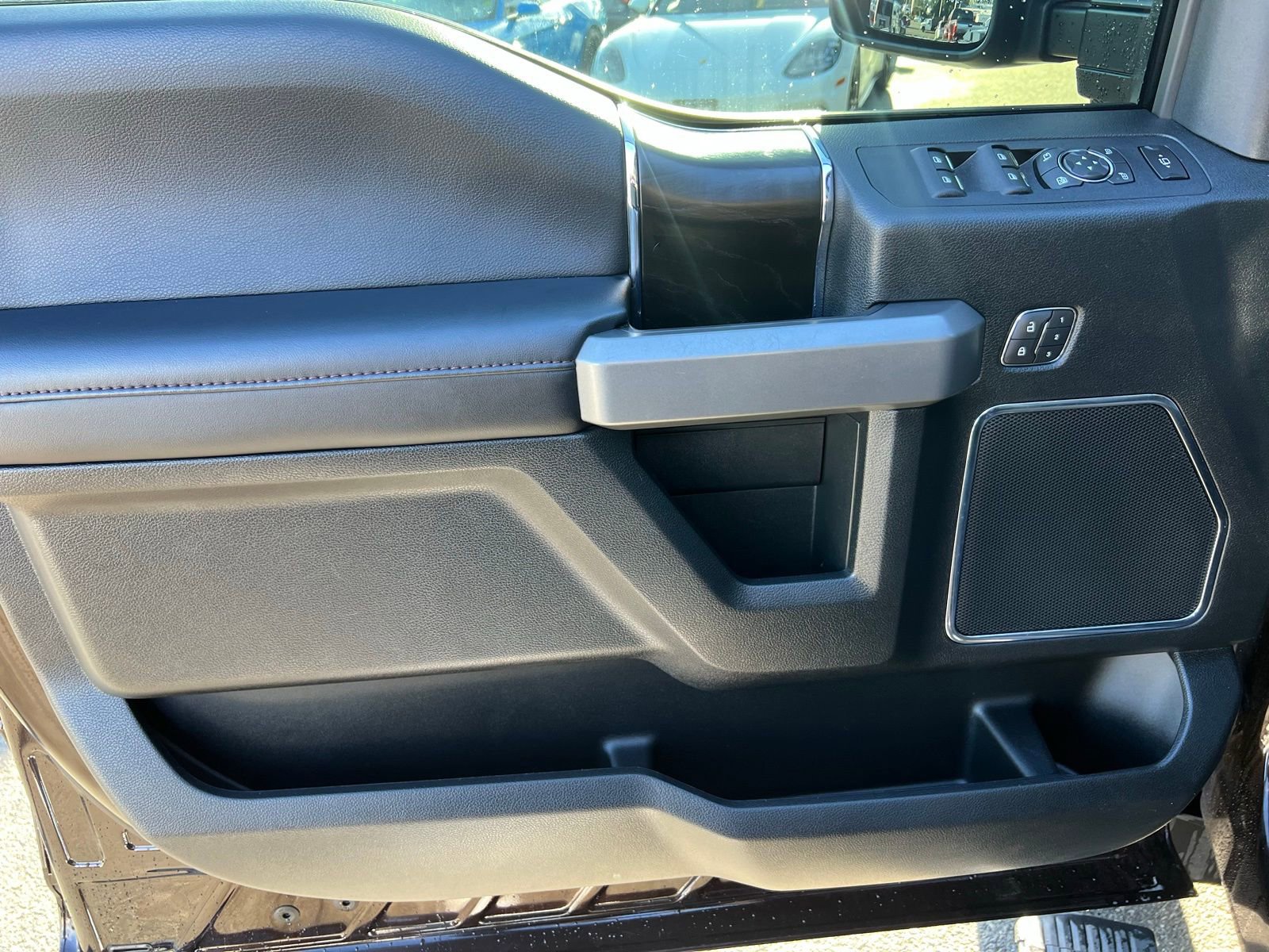 Used 2019 Ford F350 Platinum w/ Platinum Ultimate Package image 28