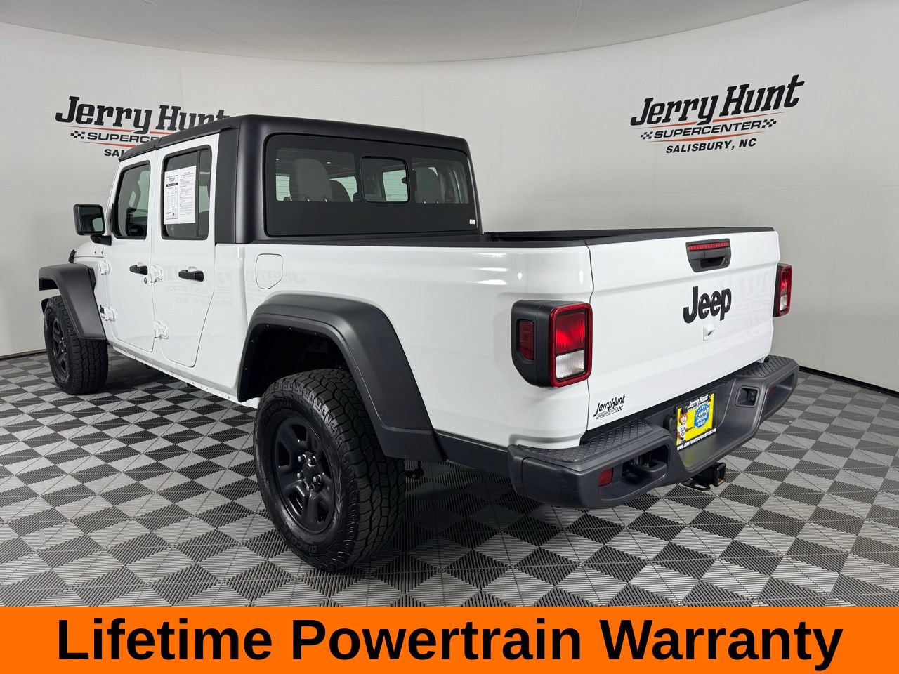 Used 2024 Jeep Gladiator Sport AWD/4WD image 10