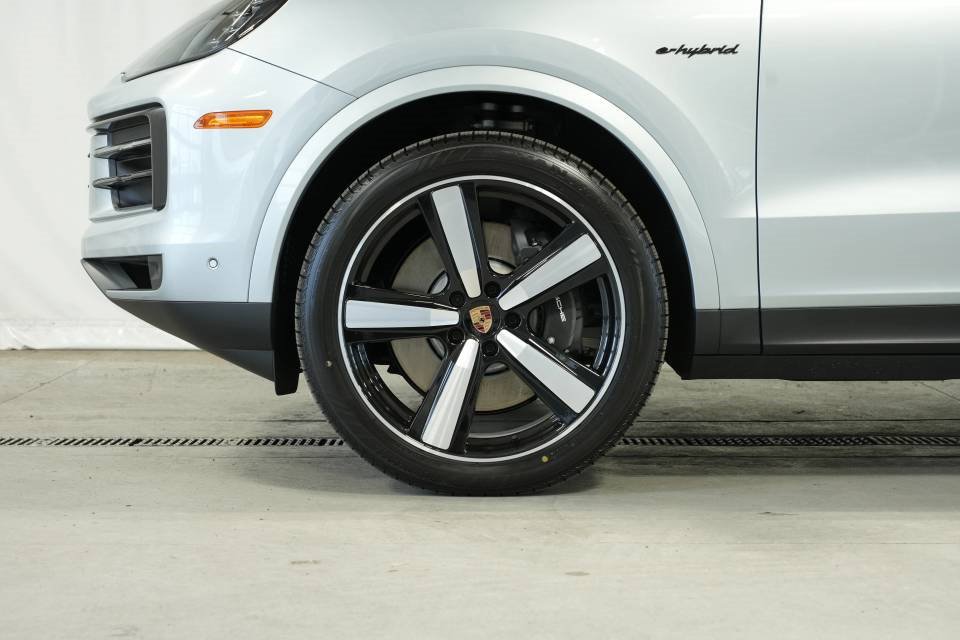 New 2026 Porsche Cayenne E-Hybrid Coupe image 42