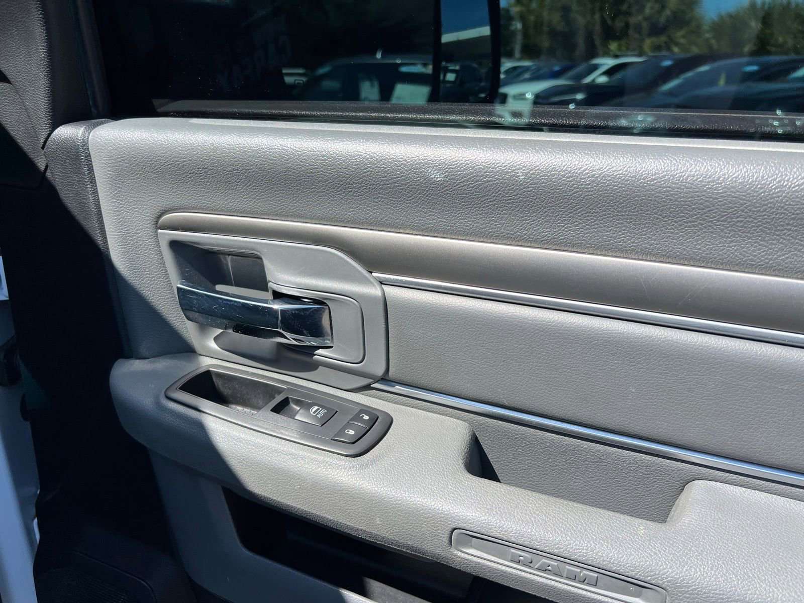 Used 2018 RAM 3500 SLT AWD/4WD image 48