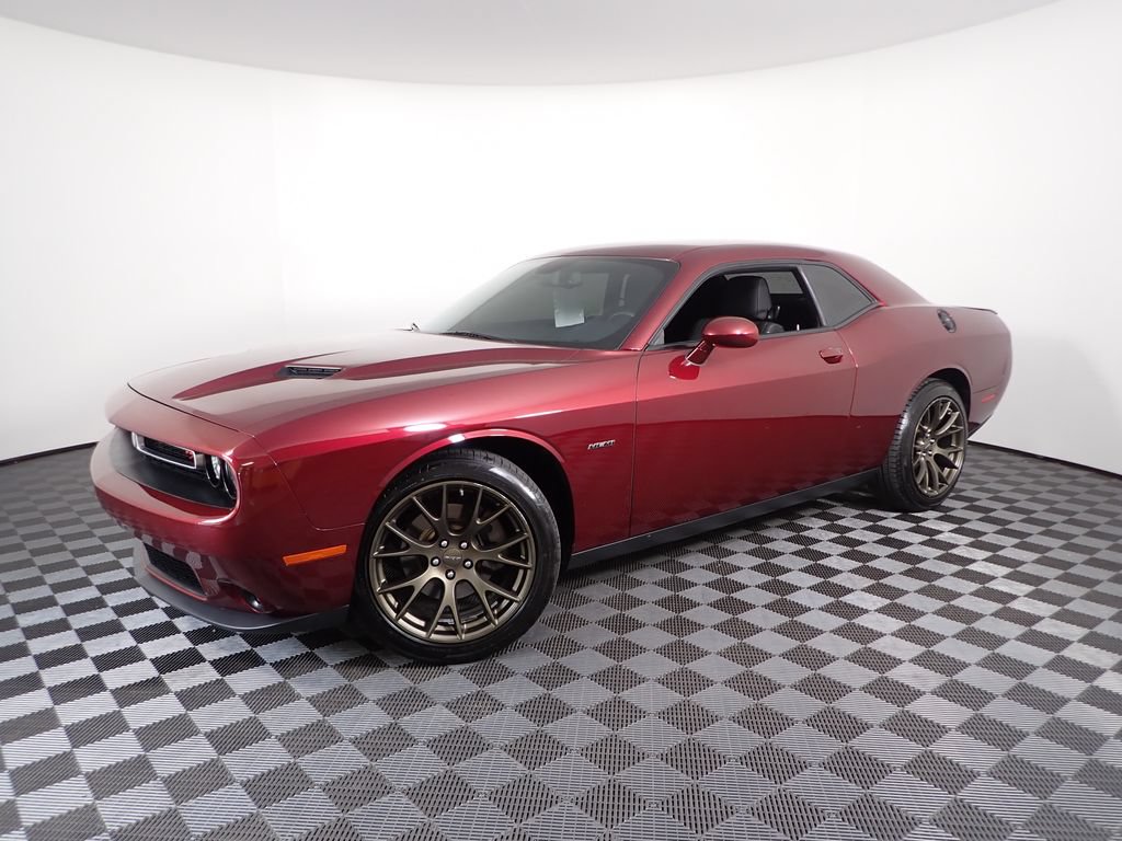 Used 2017 Dodge Challenger R/T RWD image 8