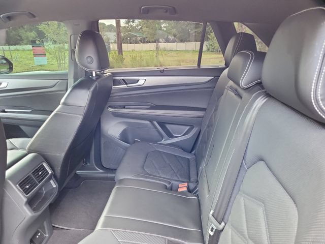 Used 2024 Volkswagen Atlas Cross Sport SE FWD image 14