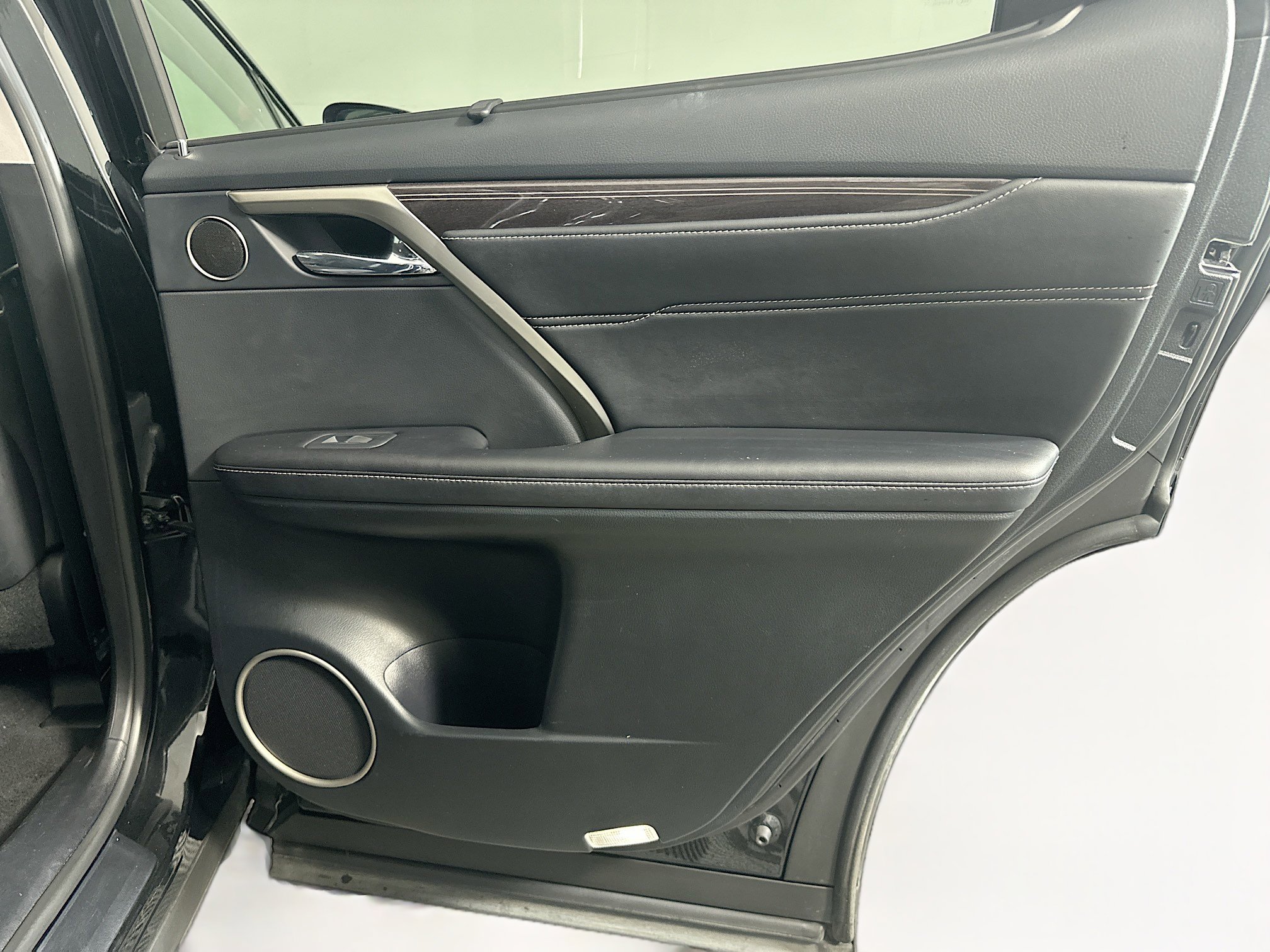 Used 2022 Lexus RX 350L Luxury image 34