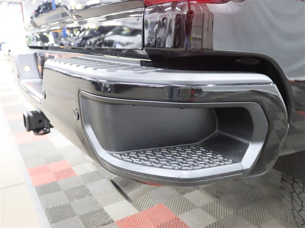Used 2024 Chevrolet Silverado 2500 Custom w/ Custom Value Package AWD/4WD image 8
