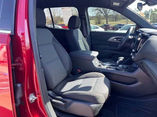 Used 2023 Chevrolet Traverse LT image 15