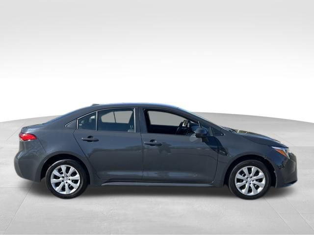Used 2024 Toyota Corolla LE AWD/4WD image 6