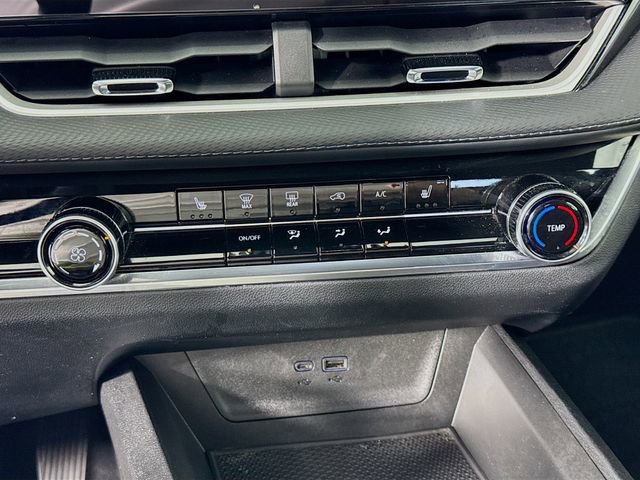 Used 2025 Chevrolet Equinox LT image 17