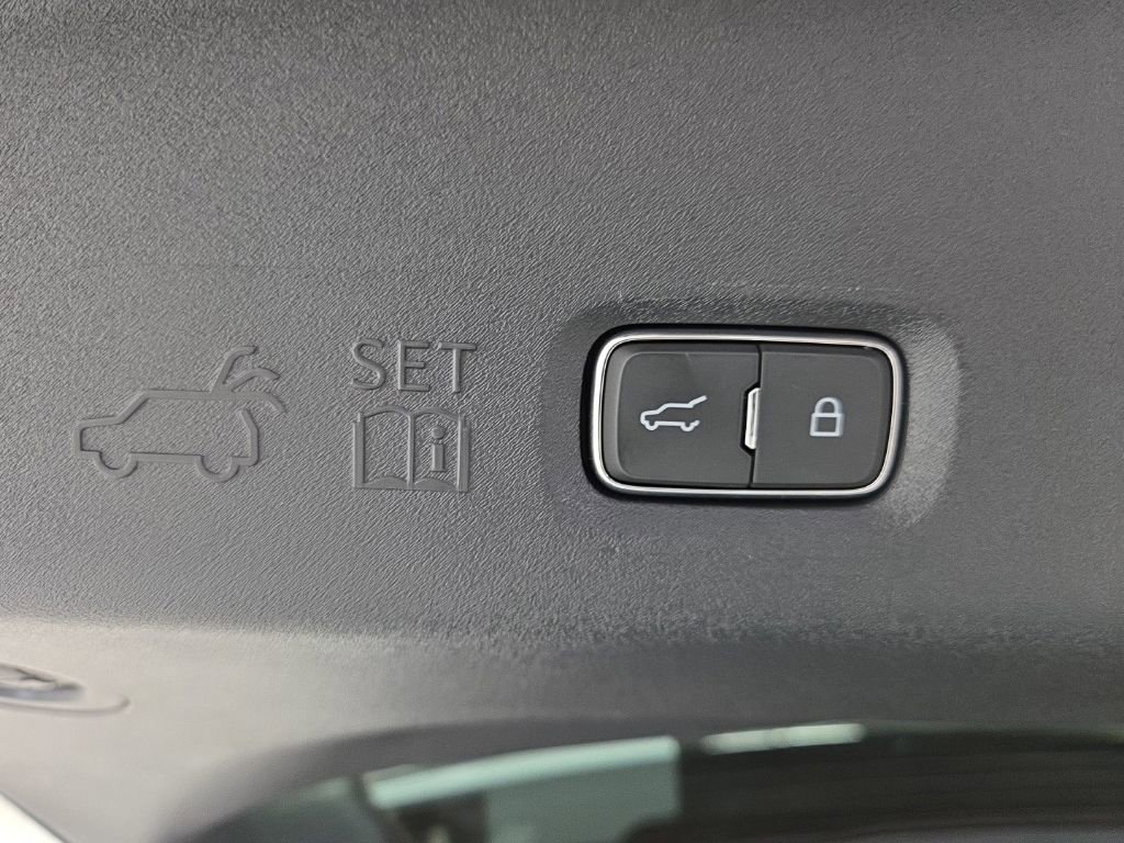 Used 2025 Ford Expedition Tremor AWD/4WD image 47